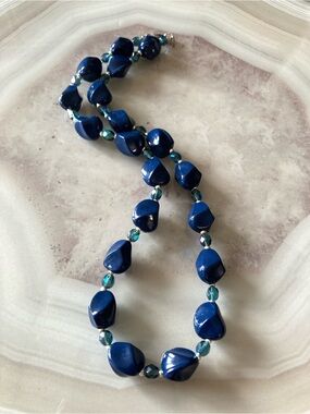 ✨Retro 80s Inspired Beaded Necklace with a classic twist